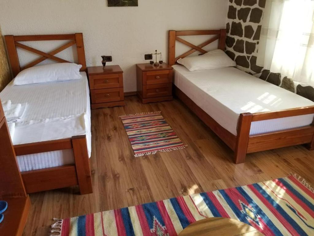 Bed & Breakfast Local Living Edi Берат Екстериор снимка