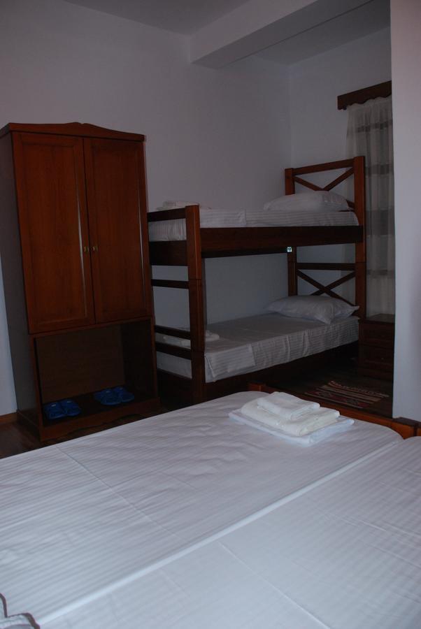 Bed & Breakfast Local Living Edi Берат Екстериор снимка