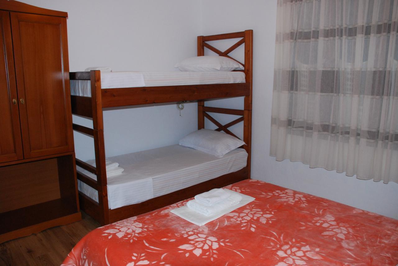 Bed & Breakfast Local Living Edi Берат Екстериор снимка