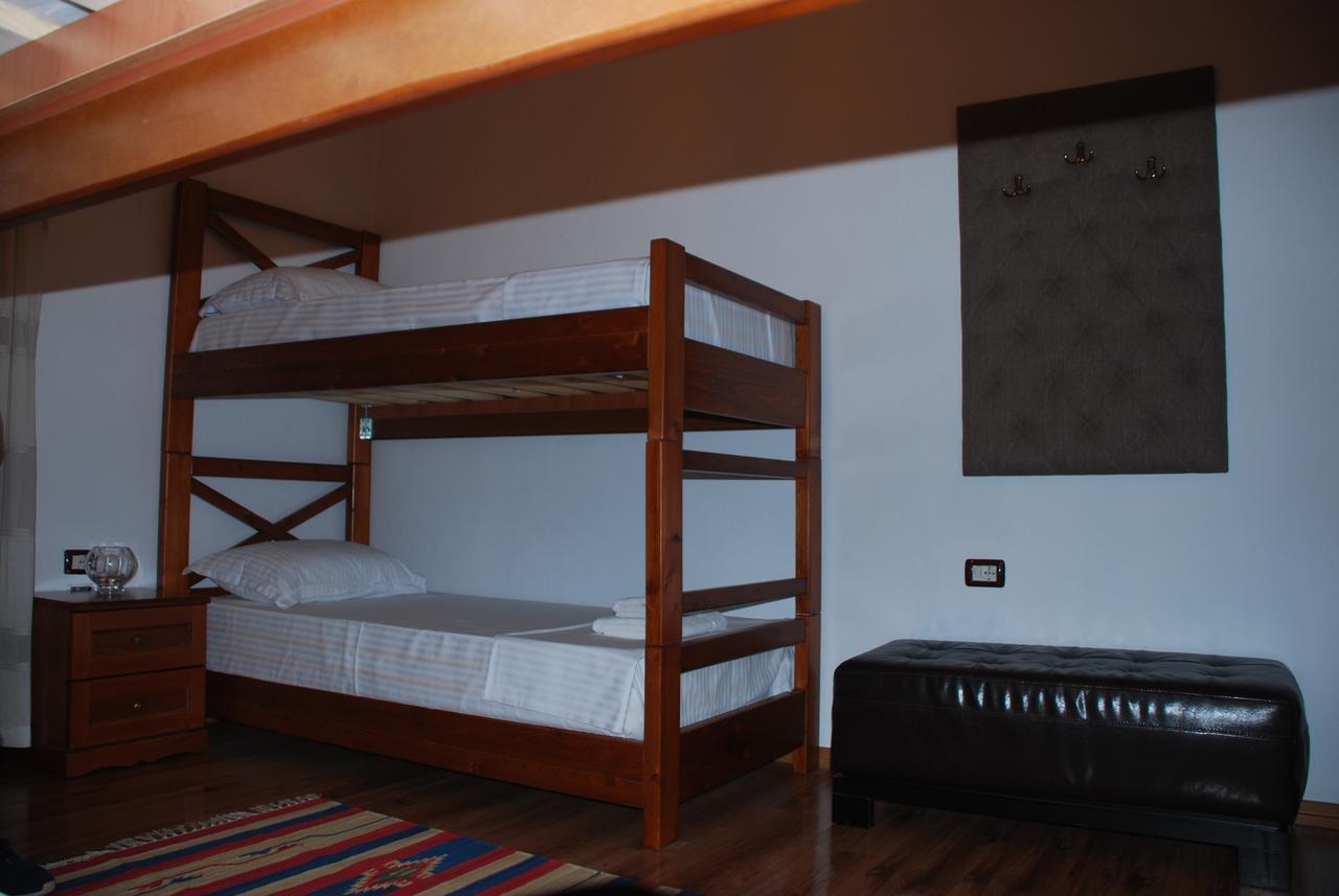 Bed & Breakfast Local Living Edi Берат Екстериор снимка