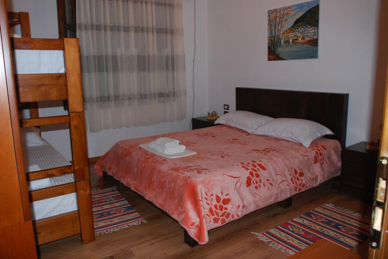 Bed & Breakfast Local Living Edi Берат Екстериор снимка