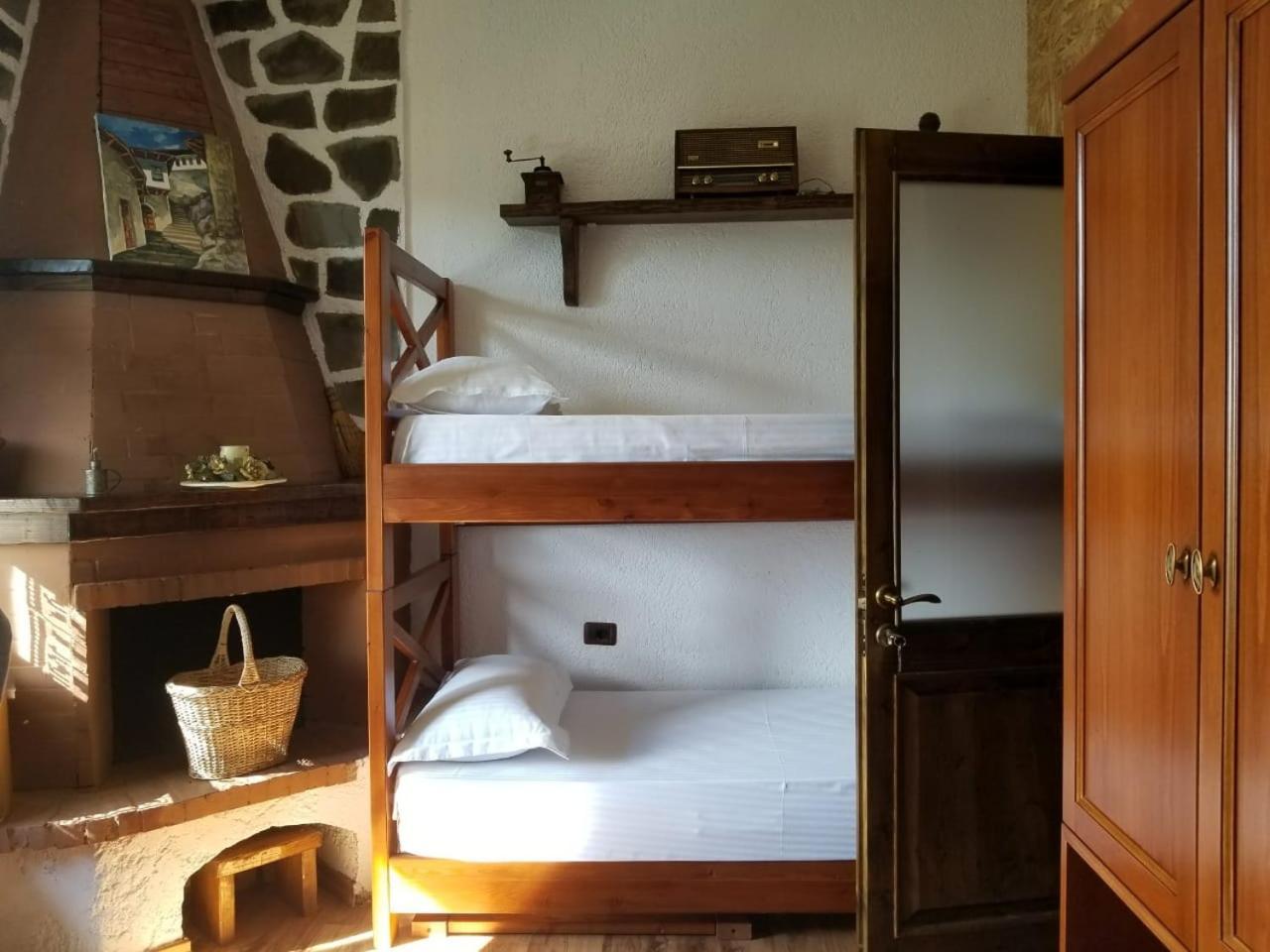 Bed & Breakfast Local Living Edi Берат Екстериор снимка